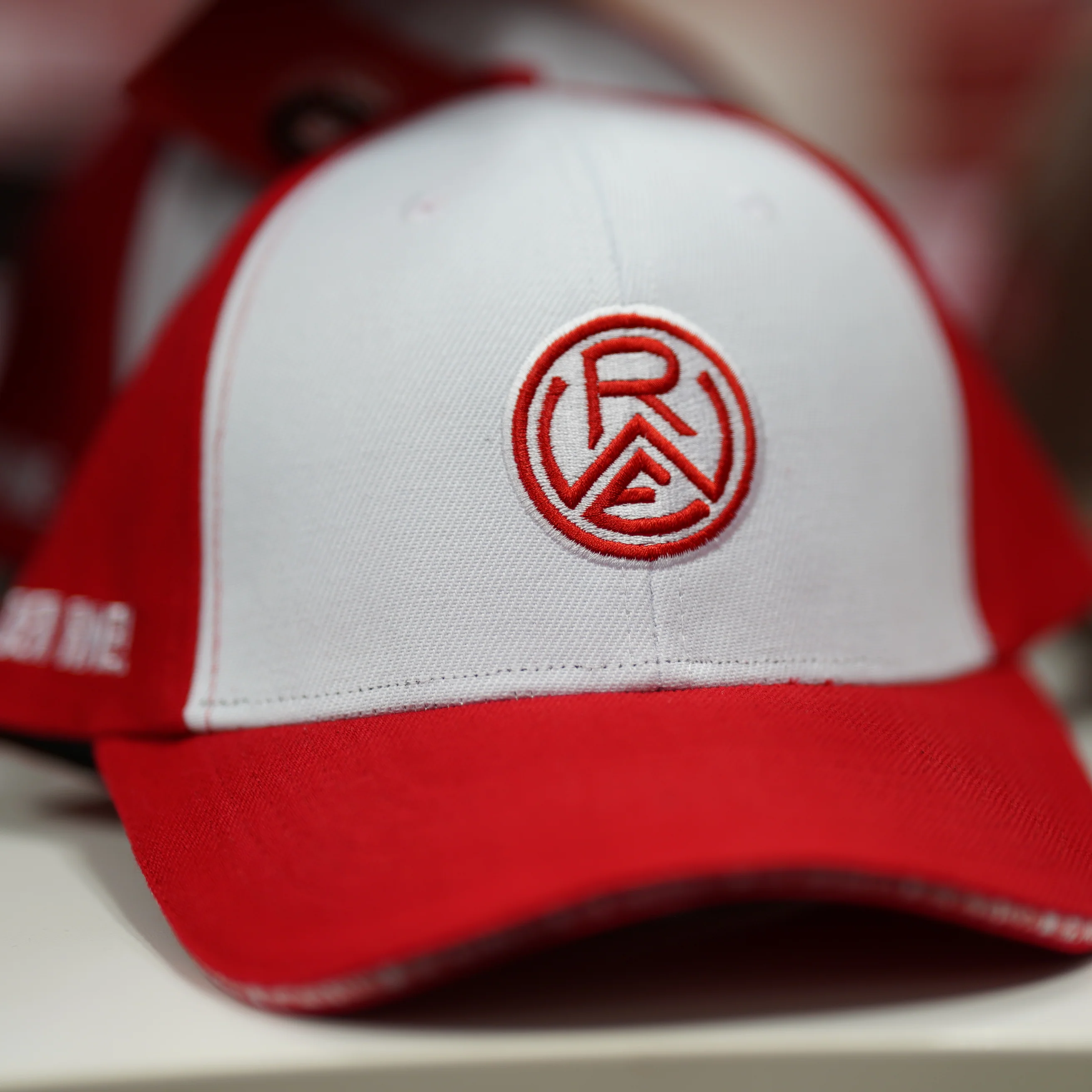 Cap "Logo" rot-weiss - Image 5