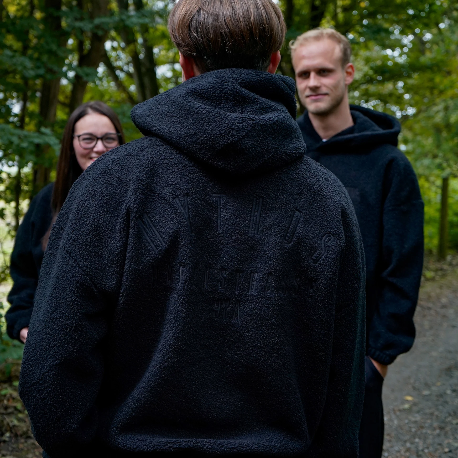 Hoodie "Teddy" unisex schwarz - Image 10